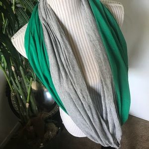 💚Gap~Kelly Green & Heather Gray Infinity Scarf💚